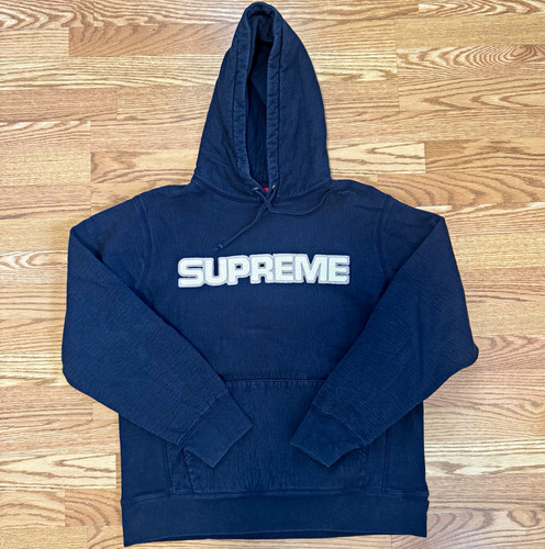 Supreme logo pullover hoodie - pullover,