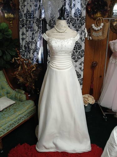Mori lee ivory off - lee,