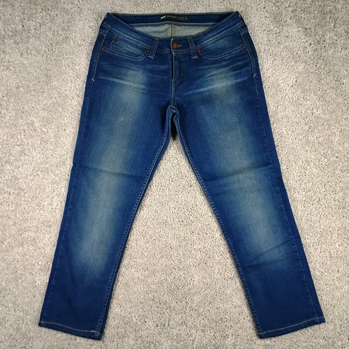 Levis demi curve - curve, rise