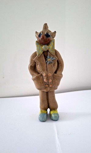 Unusual ceramic clown figure - ,