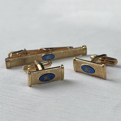 Burberry gold tie pin - burberry,