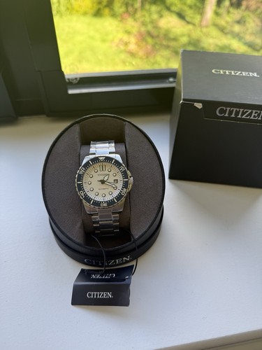 Citizen white dial - blue, bezel