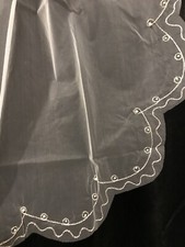1 Tier 1.7M IVORY Gold Thread Scallops Trim BRIDAL WEDDING VEIL WITH PEARL Beads
