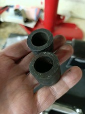 Triumph Adventurer/Thunderbird 1995 tank bracket and rubbers