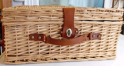 Picnic hamper with contents - picnic,