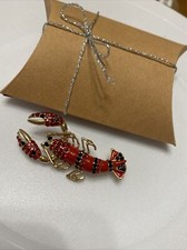 UNISEX BEAUTIFULLY DETAILED RED STONE & ENAMELLED LOBSTER BROOCH  GIFT WRAPPED