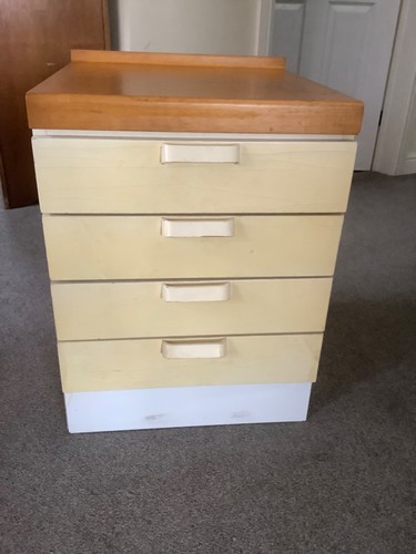 Vintage small chest drawers - small,