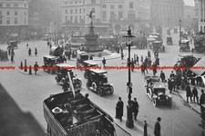 F002136 Traffic at Piccadilly