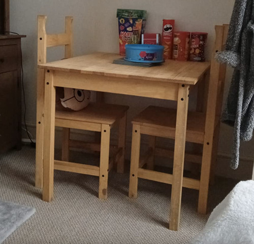 Dining table and chairs square - table,