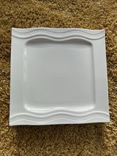 Dinner Plates. 4, Malacasa