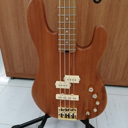 Charvel bass pj iv - bass,