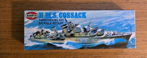 Airfix 600 scale model - model, ship