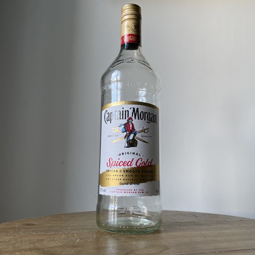 Captain morgan spiced gold rum - gold,