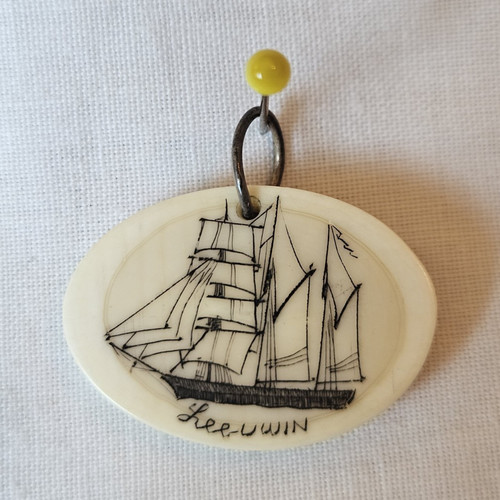 Vintage 1990 australian - vintage, bone