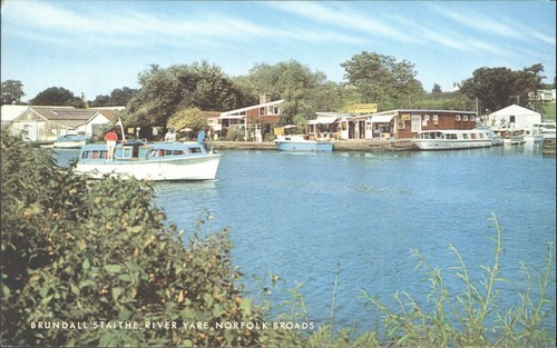 Brundall staithe river yare - brundall,