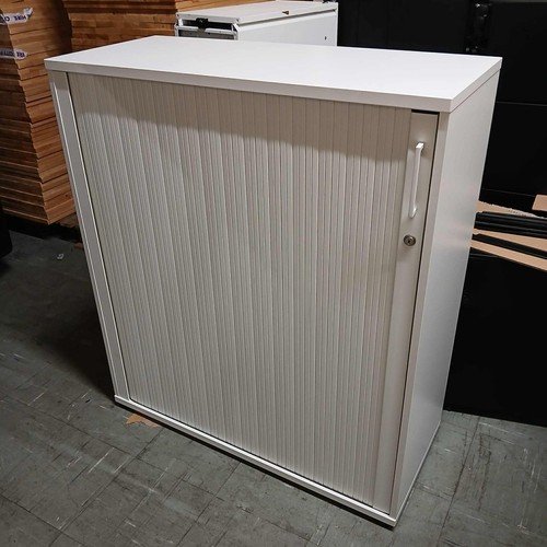 Mid height office - office, tambour