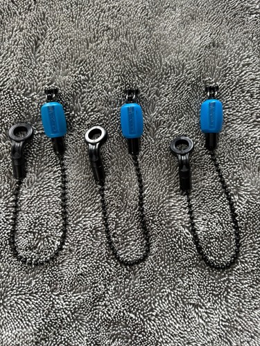 Fox black label - black, bobbins
