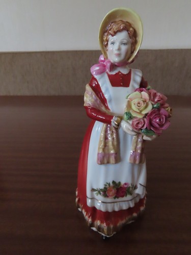 Royal doulton figurine old - royal,