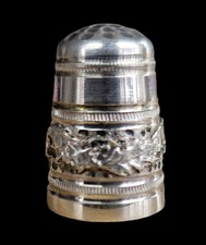 Ornate solid silver thimble