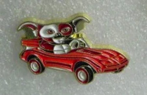 Gizmo pin badge gremlin - badge.,