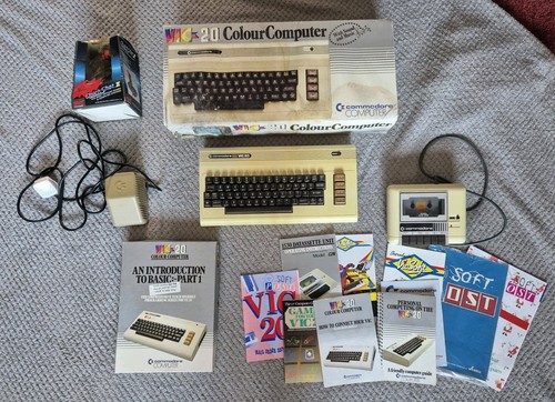 Vintage 1980s commodore - 1980s,
