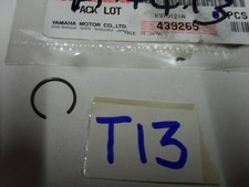 NOS YAMAHA XV250 VIRAGO YJ125 XC125 PISTON CIRCLIP 93450-14088 (T13)