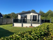 Atlas Lilac Lodge 40x20x2 bedroom