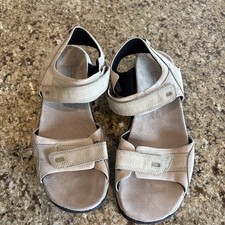 Clarks Tan Adjustable Springer