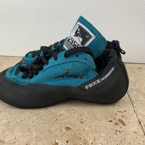 Free climbing shoes size 8 - free,