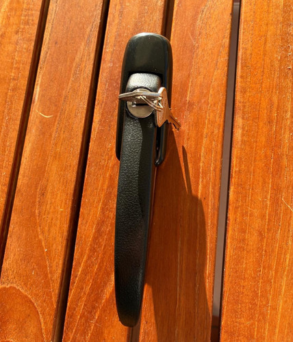 Short spout key handle fiat - spout,