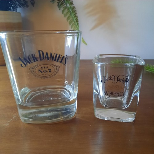 Jack daniels whiskey - 2,