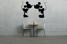 Mickey & Minnie Mouse Kissing