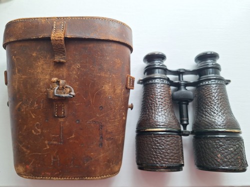 Pair ww1 cased binoculars - of,