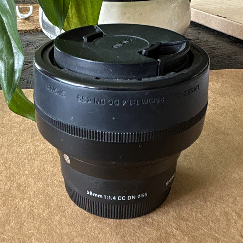 Sigma 56mm dc dn - 56mm, f/1.4