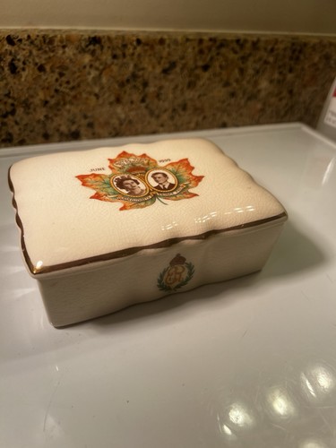 Mayfair cigarette trinket - cigarette, box