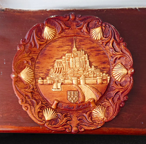Carved engraved wooden round - engraved,