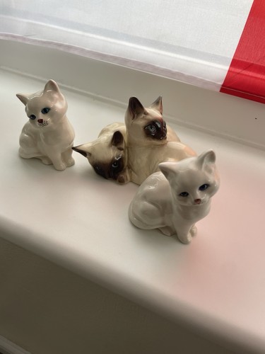 Royal doulton cat figurines - cat,