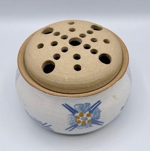 Vintage studio pottery flower - studio,