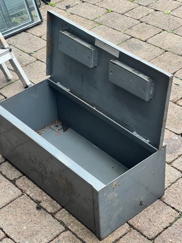 Metal lockable pickup - lockable, chest