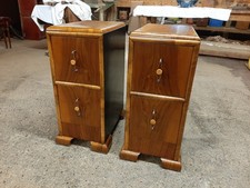 Lovely Pair Antique Art Deco Walnut Bedside Cabinets In Very Good Condition 