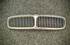 Jaguar Daimler XJ X308 Grille