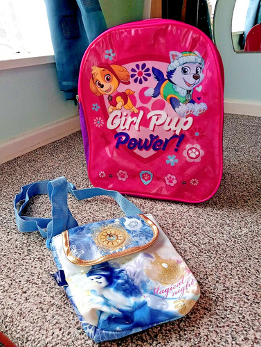 Girl backpack - items), girl's