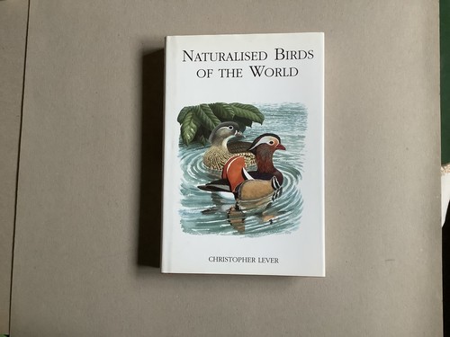 Naturalised birds the world - birds, of