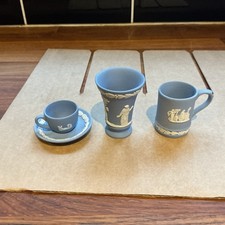 3 WEDGWOOD BLUE JASPER WARE MINIATURE ITEMS, TEA CUP & SAUCER, COFFEE MUG & VASE