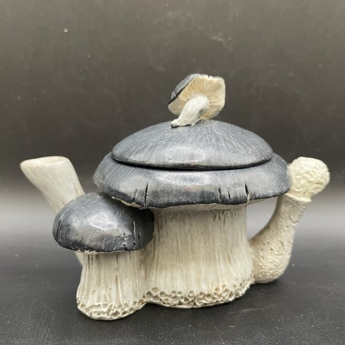 Mushroom teapot sculptures - teapot,