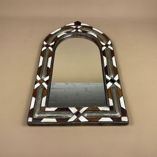 Moroccan arched wall - moroccan, mirror
