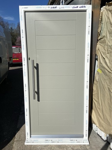 Brand new 1025 2080 modern - new,