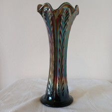 FENTON PLUME PANELS FEATHER GREEN CARNIVAL GLASS VASE RUFFLE RIM. PERFECT COND