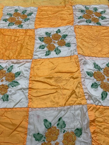 Vtg satin quilt bedspread - quilt,
