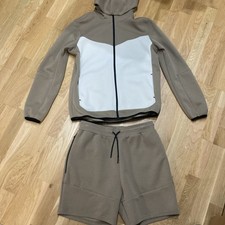 Hoodie & Shorts Set – Size L -XL – Full Zip Tracksuit hoodie and shorts (O12/11)